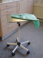 Instrumententafel RVS model Faber Medical,hoogte verstelbaar